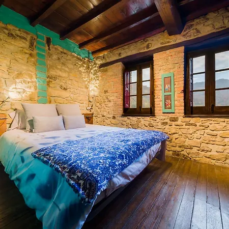 Casas De Aldea La Vallicuerra Mieres (Asturias)