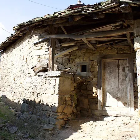 Casas De Aldea La Vallicuerra